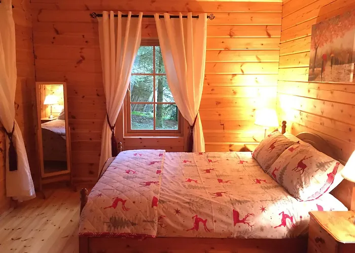 Bernard's Logcabins باليكونيل